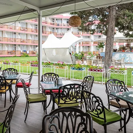 Flamingo Hotel